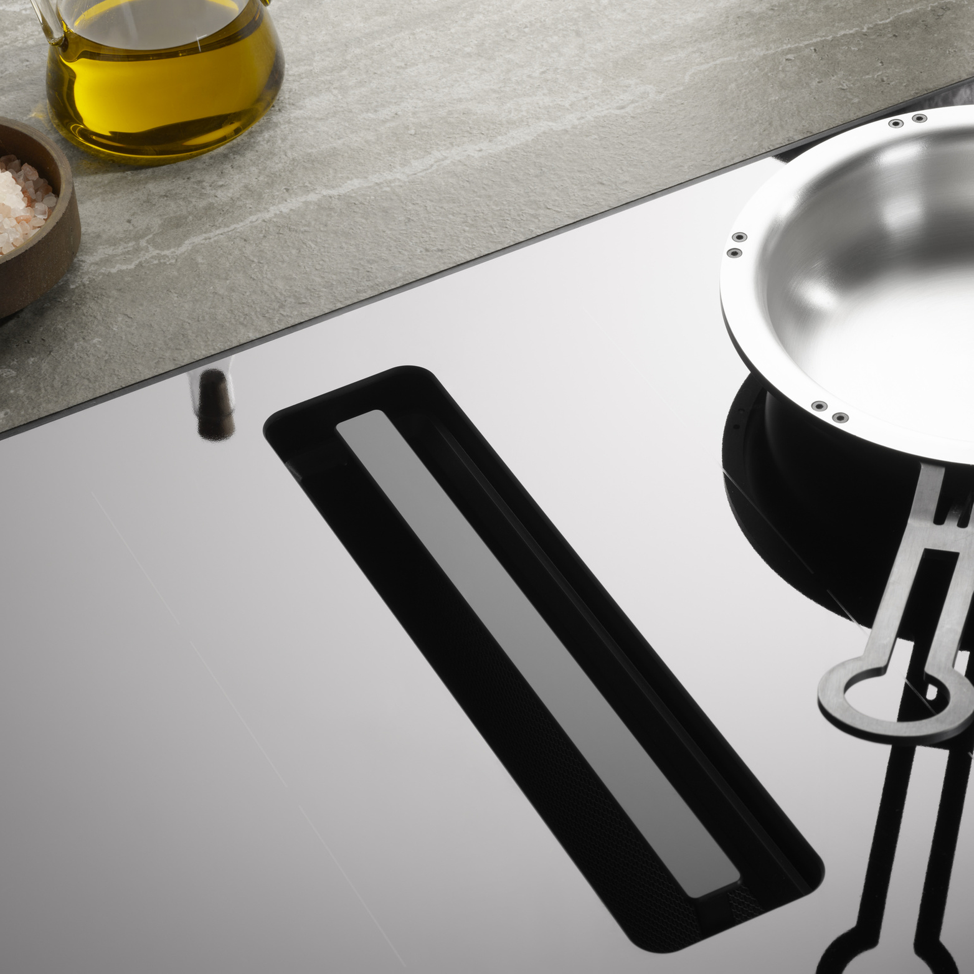 Hob with integrated extractor fan and stylish kitchen presentation