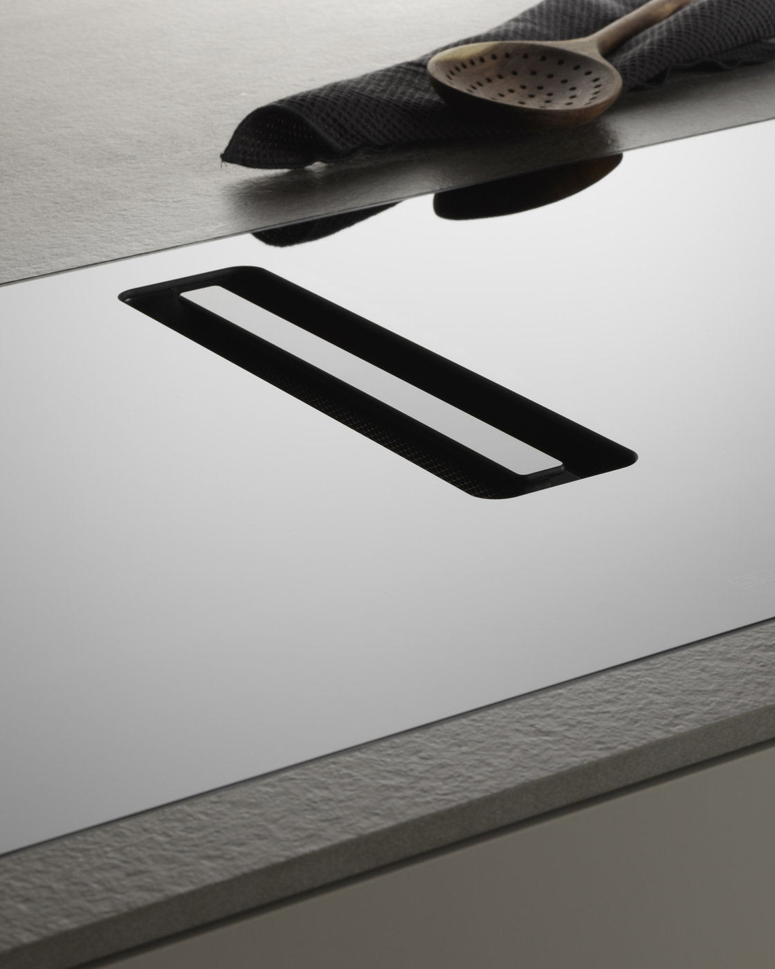 Kochfeld mit integriertem Dunstabzug und minimalistischem Design